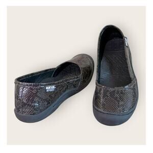 MUK LUKS Sport Ballet Flat Loafer Shoes Comfort Womens 10 Brown Black Snakeskin
